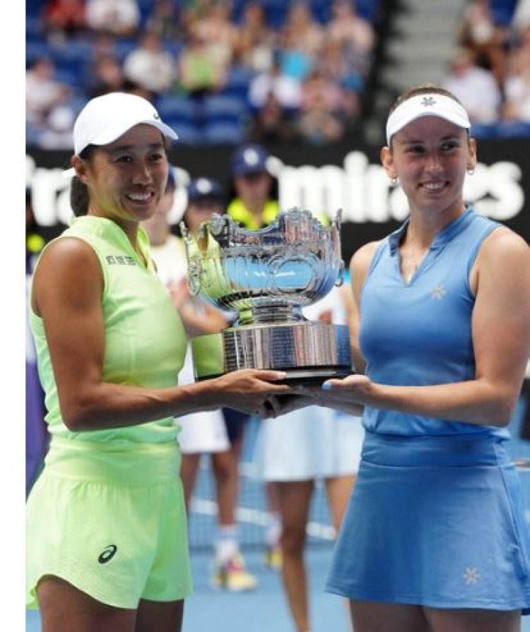 ऑस्ट्रेलियन ओपन: एलिस मर्टेंस और झांग शुआई ने जीता महिला डबल्स का खिताब