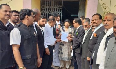 अधिवक्ताओं ने प्रभारी SDM के खिलाफ मोर्चा खोला, पूर्णकालिक एसडीएम की नियुक्ति की मांग