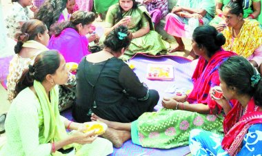 झुग्गी बस्तियों में कन्या विवाह योजना पर महिलाओं ने सीएम साय को देश में नंबर वन बताया-सावित्री