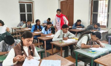 अंग्रेजी का पेपर देने नहीं आए 333 परीक्षार्थी:उड़नदस्ते ने 6 केंद्रों का निरीक्षण किया, नकल होते नहीं मिली