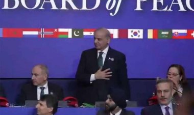 ट्रंप ने भरी बैठक में पाक को किया जलील, शहबाज को खड़ा करवाकर की मोदी की तारीफ