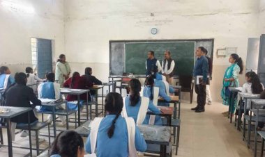 अंग्रेजी की परीक्षा में 269 परीक्षार्थी गैरहाजिर, कलेक्टर ने किया परीक्षा केन्द्रों का आकस्मिक निरीक्षण