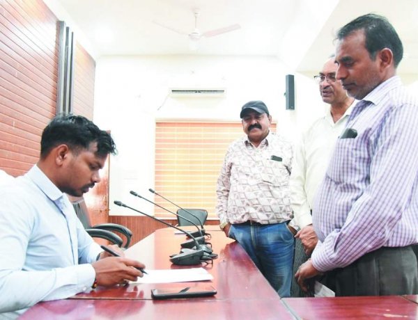 जनदर्शन : नहर पुल के जर्जर होने से परेशान मोरिदवासी, पुनर्निर्माण की मांग